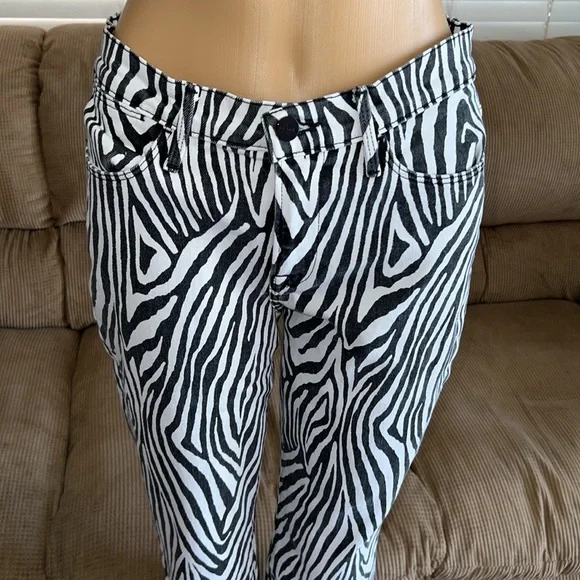 NWOT. Frame Le High Straight Zebra Jeans - Picture 2 of 6
